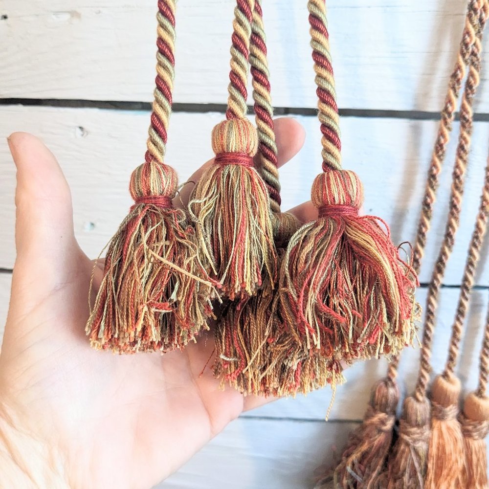 2 Pairs of Curtain Tie Backs ~ Tassels